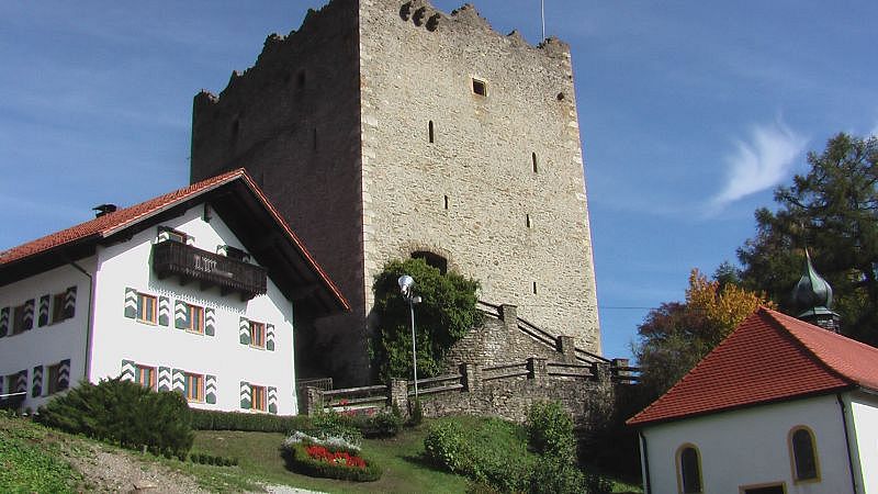 Ferienhaus mit Burgturm und Burgkapelle